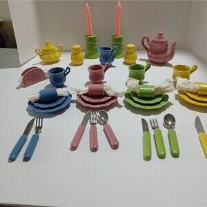 Vintage Frenzy Porcelain Minature Toy Tea Set 39 Pieces Pastel Color CUTE -READ-
